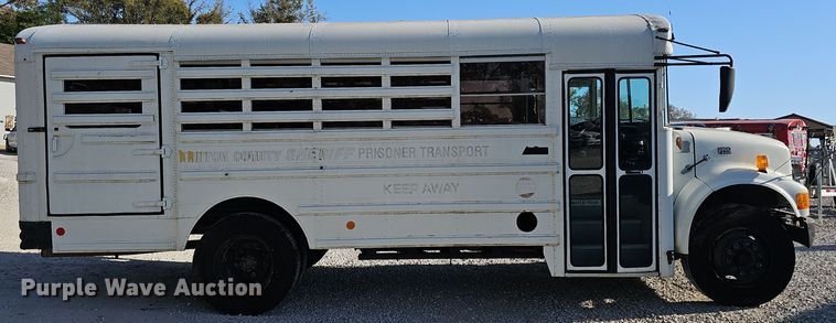 image for item EK0897 1999 International Amtran 3800 prisoner transport bus