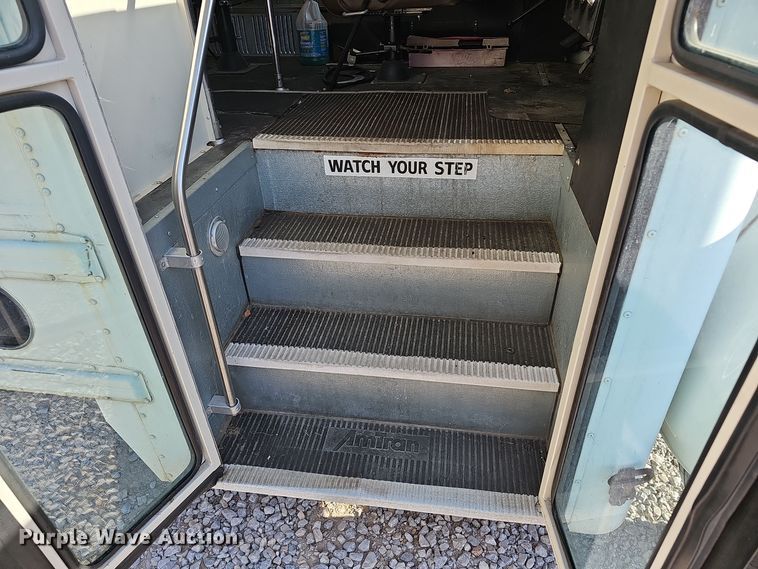 image for item EK0897 1999 International Amtran 3800 prisoner transport bus