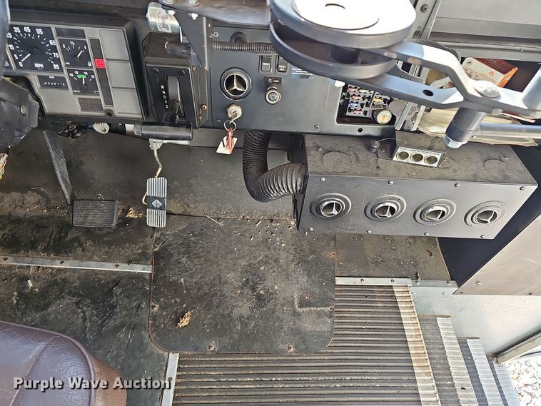 image for item EK0897 1999 International Amtran 3800 prisoner transport bus