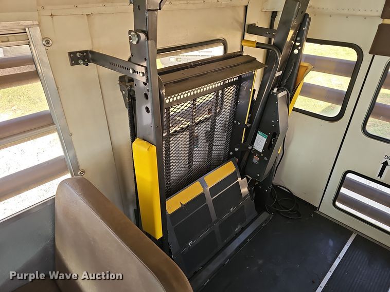 image for item EK0897 1999 International Amtran 3800 prisoner transport bus