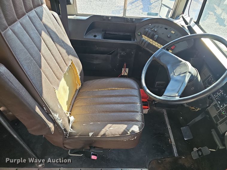 image for item EK0898 1999 International Amtran  3800 prisoner transport bus