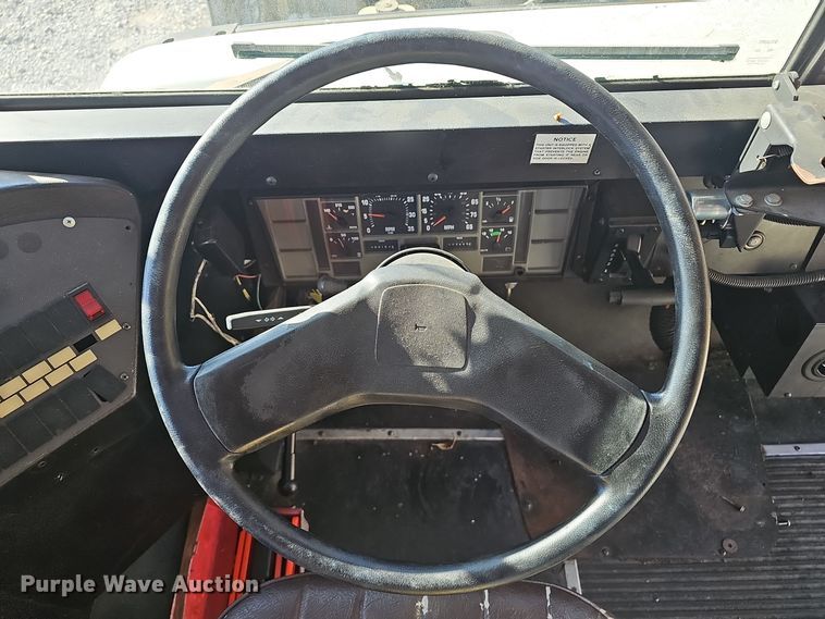 image for item EK0898 1999 International Amtran  3800 prisoner transport bus