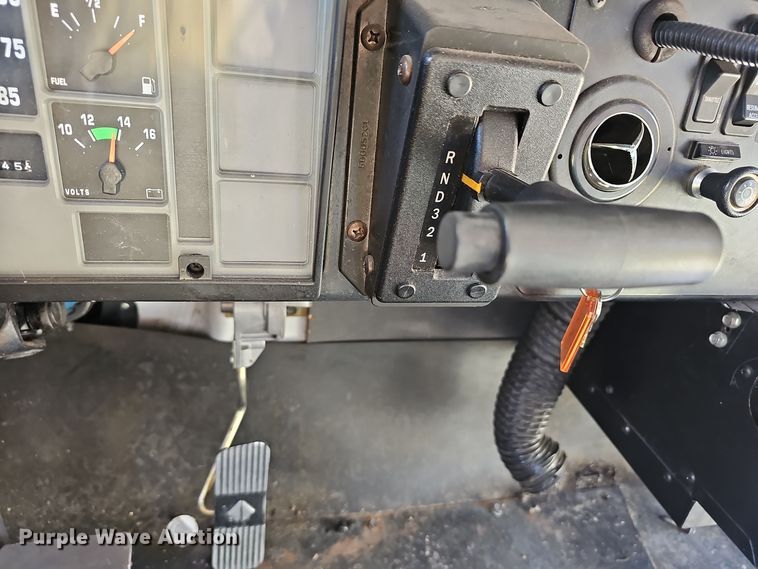 image for item EK0898 1999 International Amtran  3800 prisoner transport bus