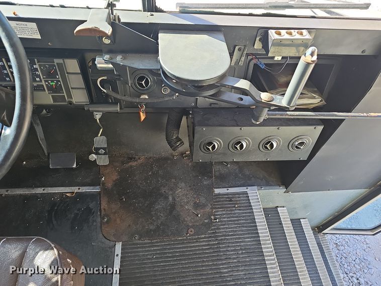 image for item EK0898 1999 International Amtran  3800 prisoner transport bus