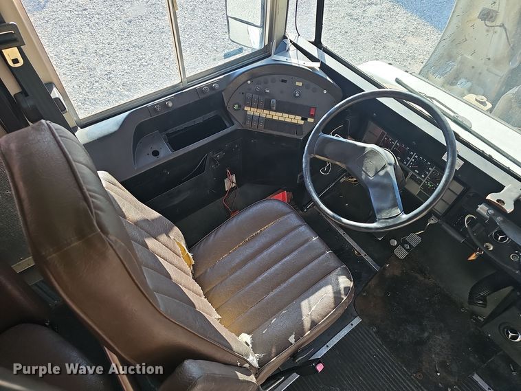 image for item EK0898 1999 International Amtran  3800 prisoner transport bus