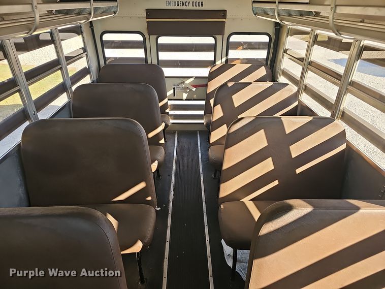 image for item EK0898 1999 International Amtran  3800 prisoner transport bus