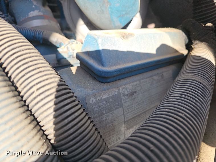 image for item EK0898 1999 International Amtran  3800 prisoner transport bus