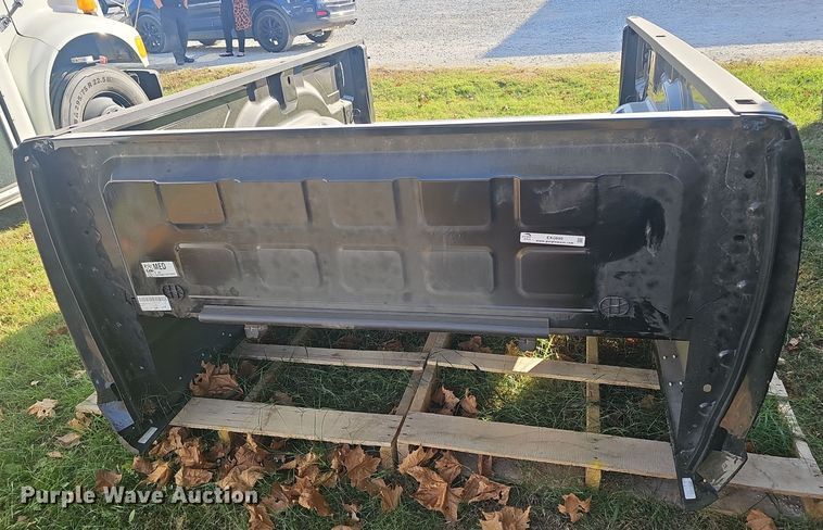 image for item EK0899 Pickup truck bed