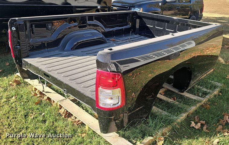 image for item EK0899 Pickup truck bed