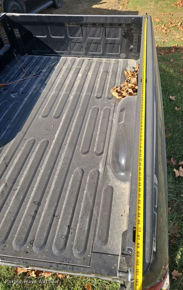 image for item EK0899 Pickup truck bed