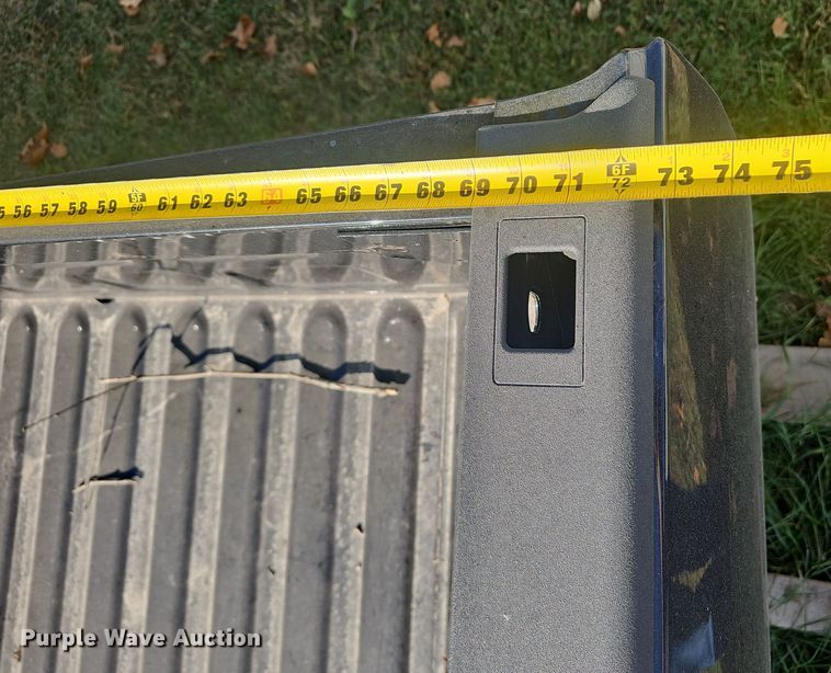 image for item EK0899 Pickup truck bed