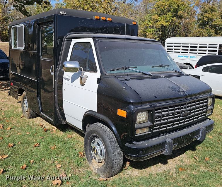 image for item EK0900 1993 Chevrolet G-Series utility van