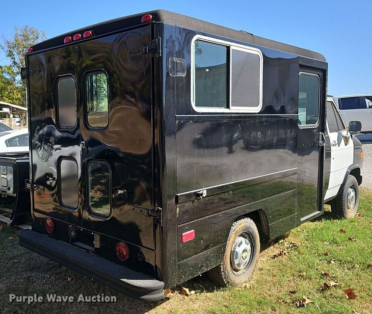 image for item EK0900 1993 Chevrolet G-Series utility van
