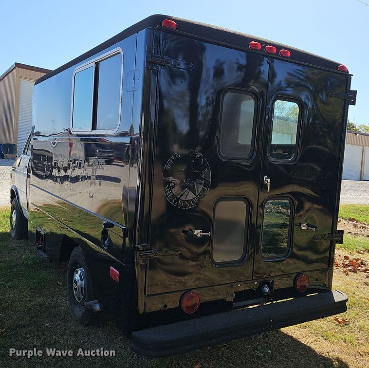 image for item EK0900 1993 Chevrolet G-Series utility van