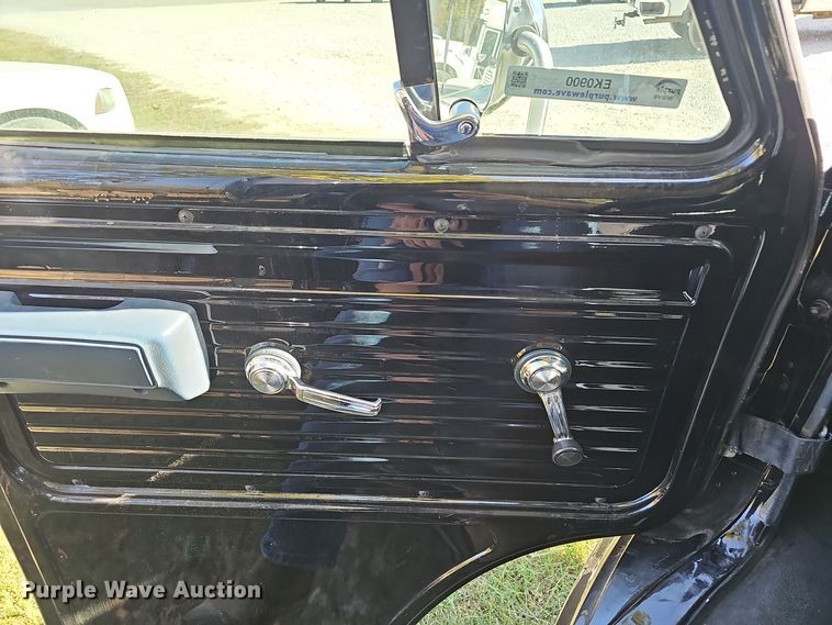 image for item EK0900 1993 Chevrolet G-Series utility van