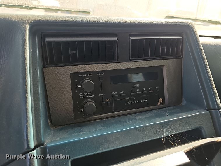 image for item EK0900 1993 Chevrolet G-Series utility van