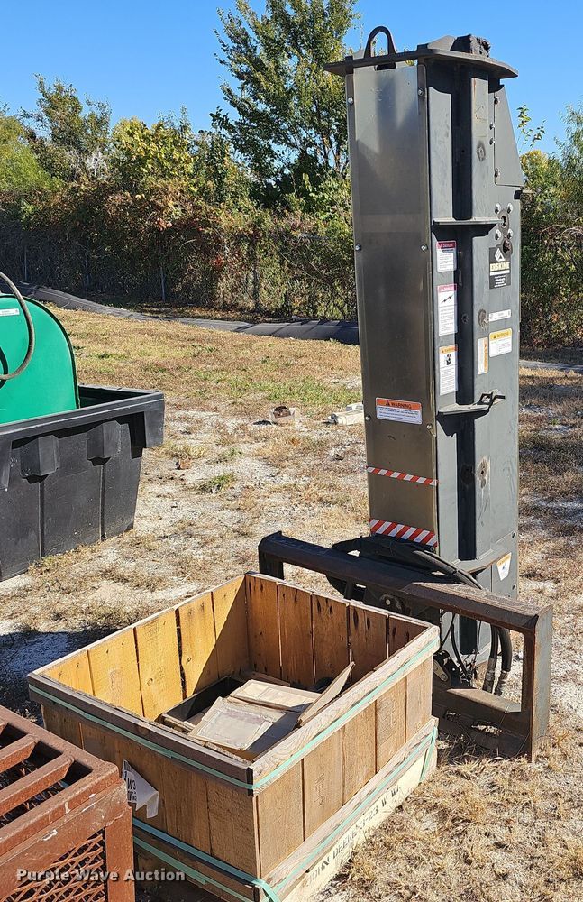 image for item EK0931 Erskine skid steer post driver 