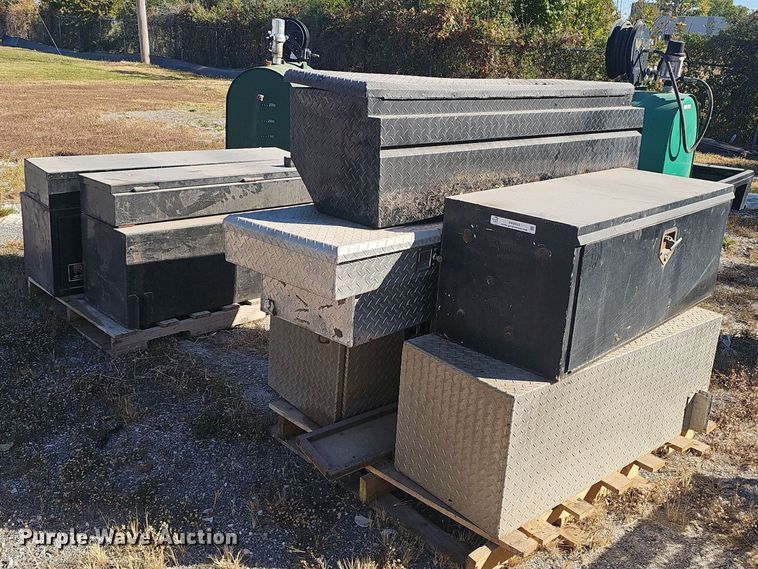 image for item EK0933 (7) toolboxes 