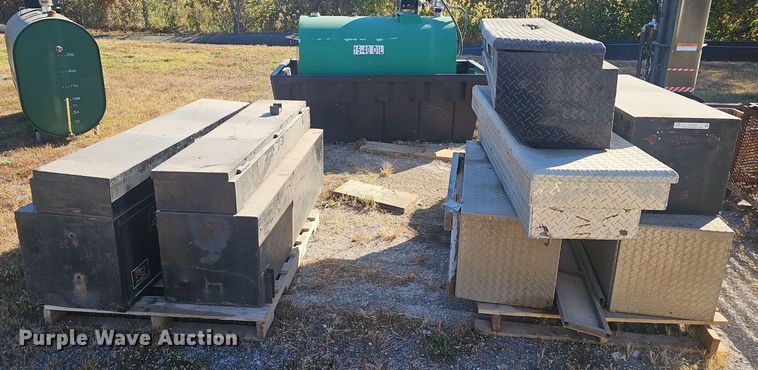 image for item EK0933 (7) toolboxes 