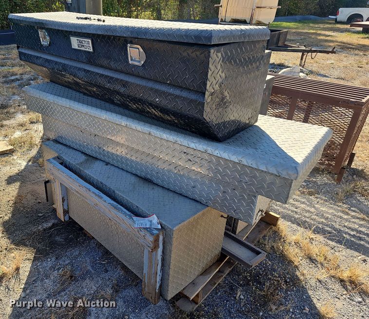 image for item EK0933 (7) toolboxes 