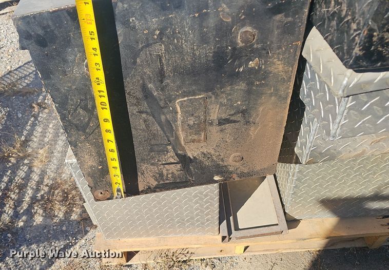 image for item EK0933 (7) toolboxes 