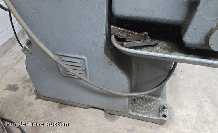 image for item EK2316 1942 Monarch 16