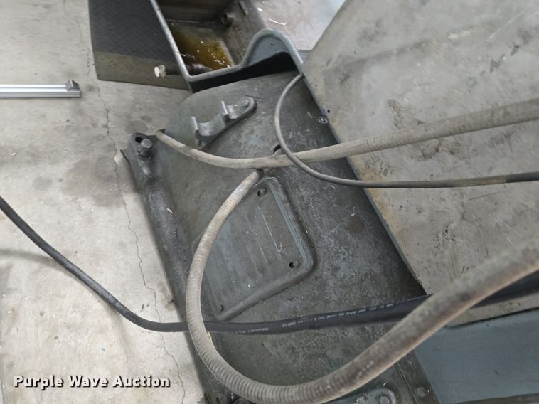 image for item EK2316 1942 Monarch 16