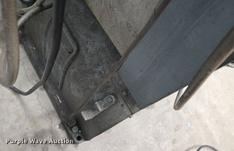 image for item EK2316 1942 Monarch 16