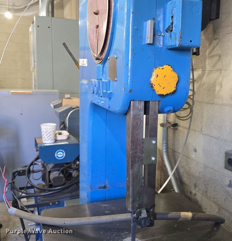image for item EK2321 1952 DoAll SFP band saw