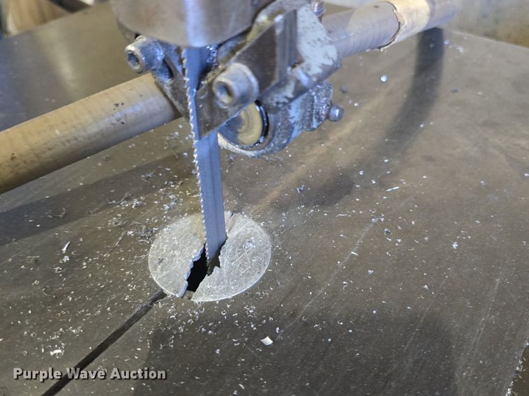 image for item EK2321 1952 DoAll SFP band saw