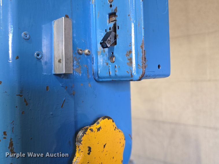 image for item EK2321 1952 DoAll SFP band saw