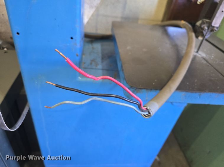 image for item EK2321 1952 DoAll SFP band saw