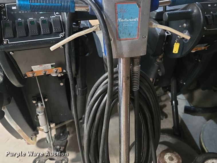 image for item EK2334 (4) floor buffers