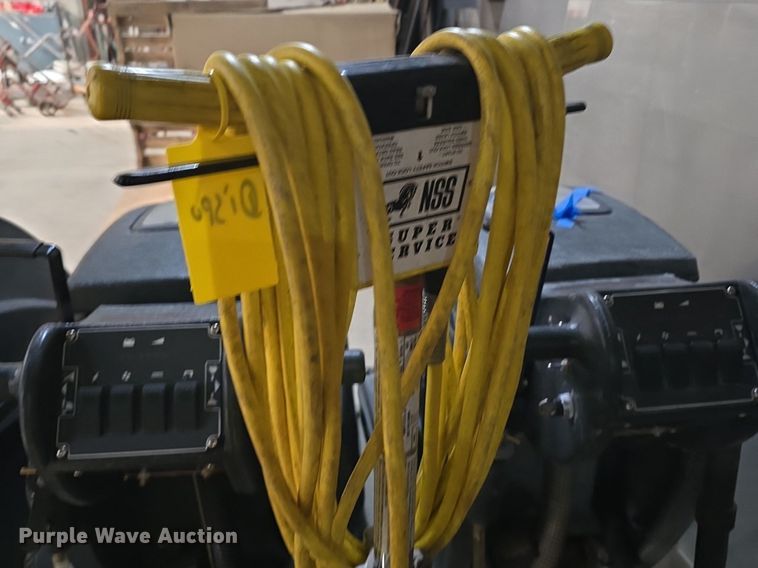 image for item EK2334 (4) floor buffers