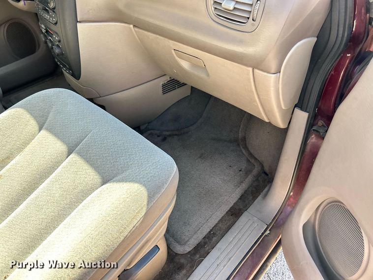 image for item EK3393 2002 Dodge  Grand Caravan Sport van