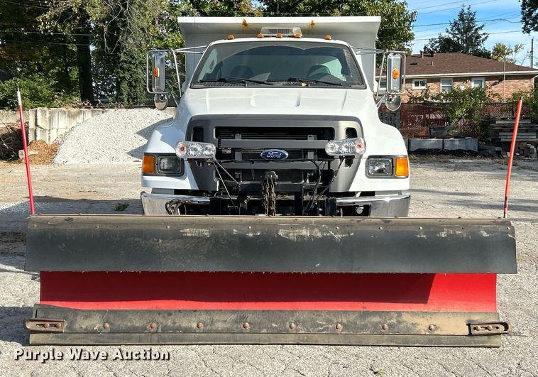 image for item EK3546 2011 Ford F750 Super Duty XL dump truck