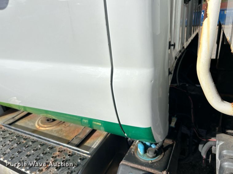 image for item EK3546 2011 Ford F750 Super Duty XL dump truck