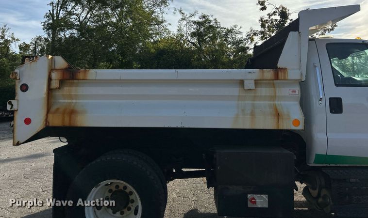 image for item EK3546 2011 Ford F750 Super Duty XL dump truck