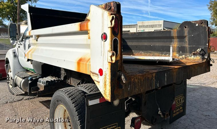 image for item EK3546 2011 Ford F750 Super Duty XL dump truck