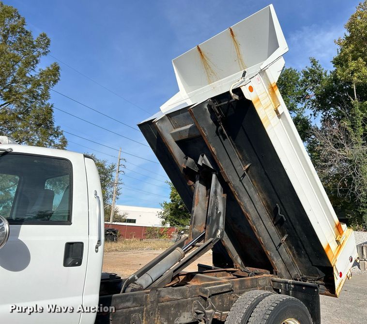 image for item EK3546 2011 Ford F750 Super Duty XL dump truck