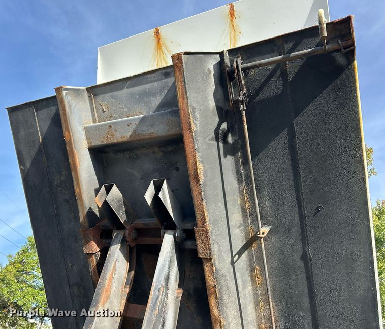 image for item EK3546 2011 Ford F750 Super Duty XL dump truck