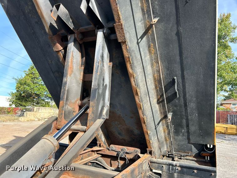 image for item EK3546 2011 Ford F750 Super Duty XL dump truck