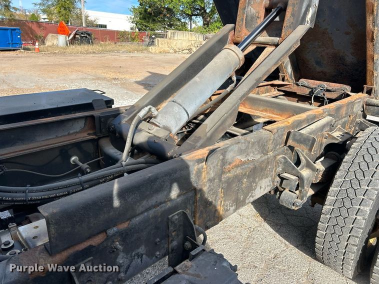 image for item EK3546 2011 Ford F750 Super Duty XL dump truck