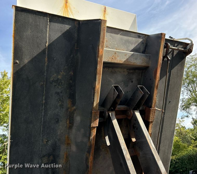 image for item EK3546 2011 Ford F750 Super Duty XL dump truck