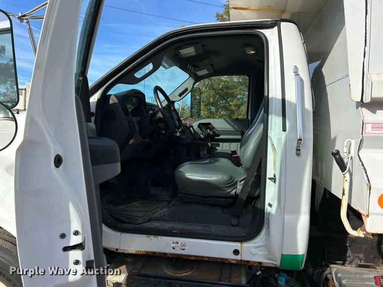 image for item EK3546 2011 Ford F750 Super Duty XL dump truck