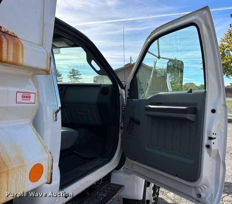 image for item EK3546 2011 Ford F750 Super Duty XL dump truck