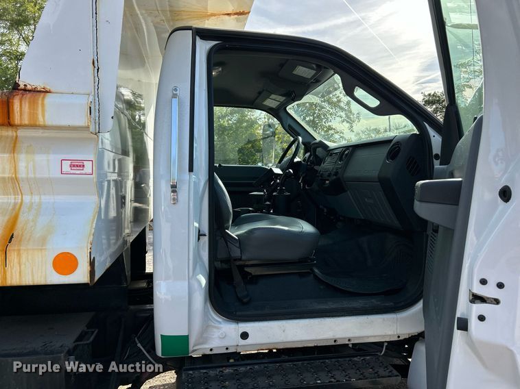 image for item EK3546 2011 Ford F750 Super Duty XL dump truck