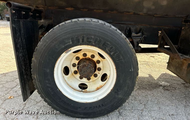 image for item EK3546 2011 Ford F750 Super Duty XL dump truck