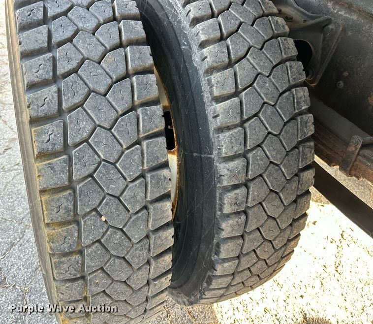 image for item EK3546 2011 Ford F750 Super Duty XL dump truck