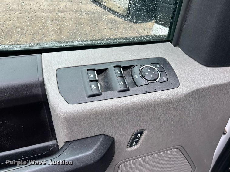 image for item EK3558 2019 Ford  F150 XL SuperCrew pickup truck